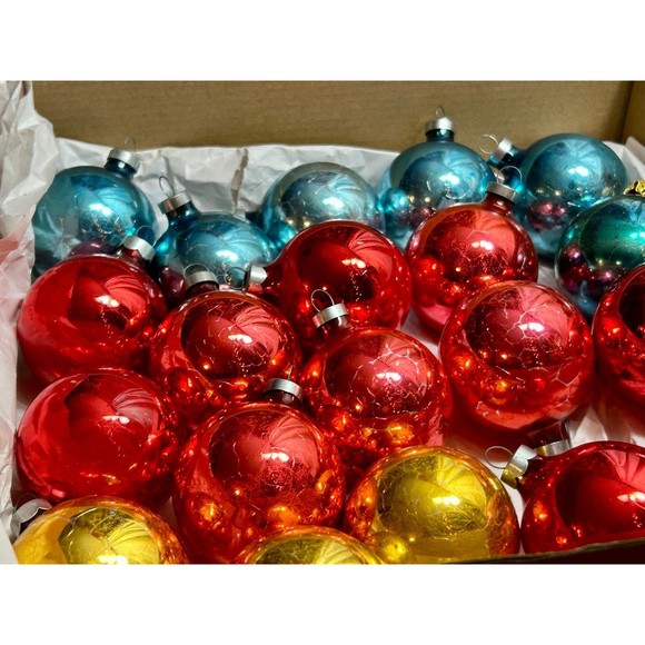 Vintage Lot of 28 Glass Ornaments: Rouch & Similar Unmarked Styles - Picture 3 of 11